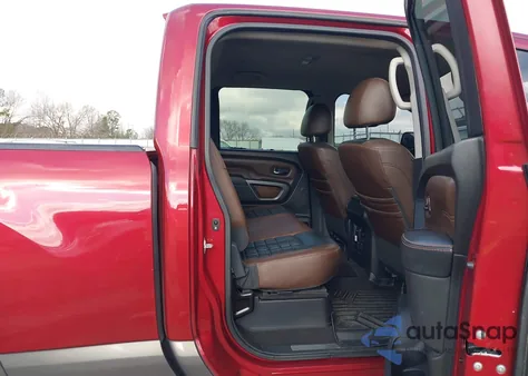 2017 Nissan Titan Xd Platinum Reserve Diesel z USA, uszkodzony, nr VIN 1N6BA1F40HN569125